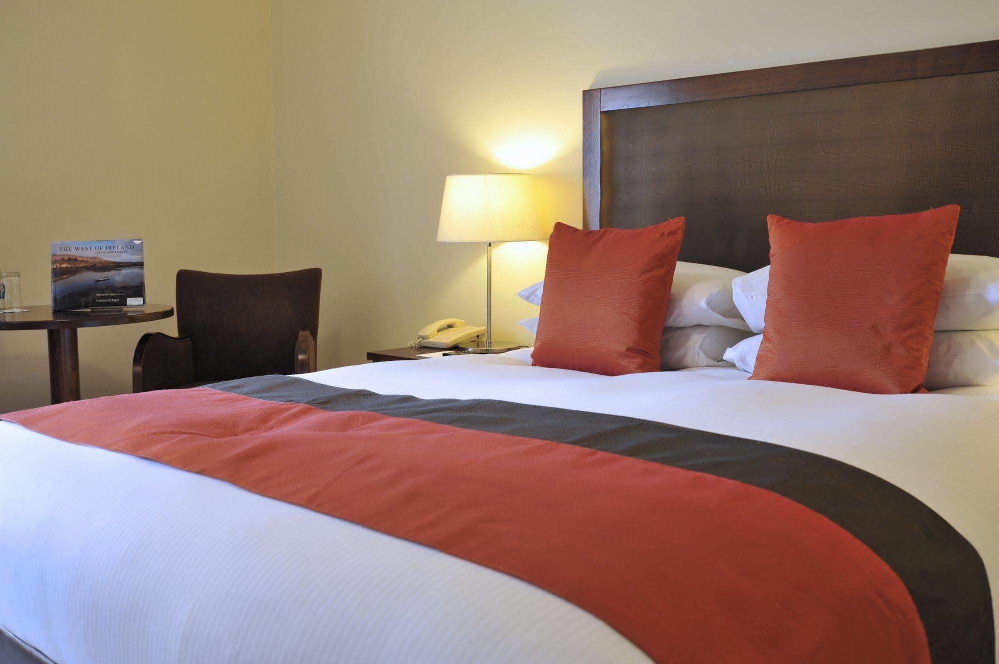 Temple Gate Hotel Ennis Zewnętrze zdjęcie
